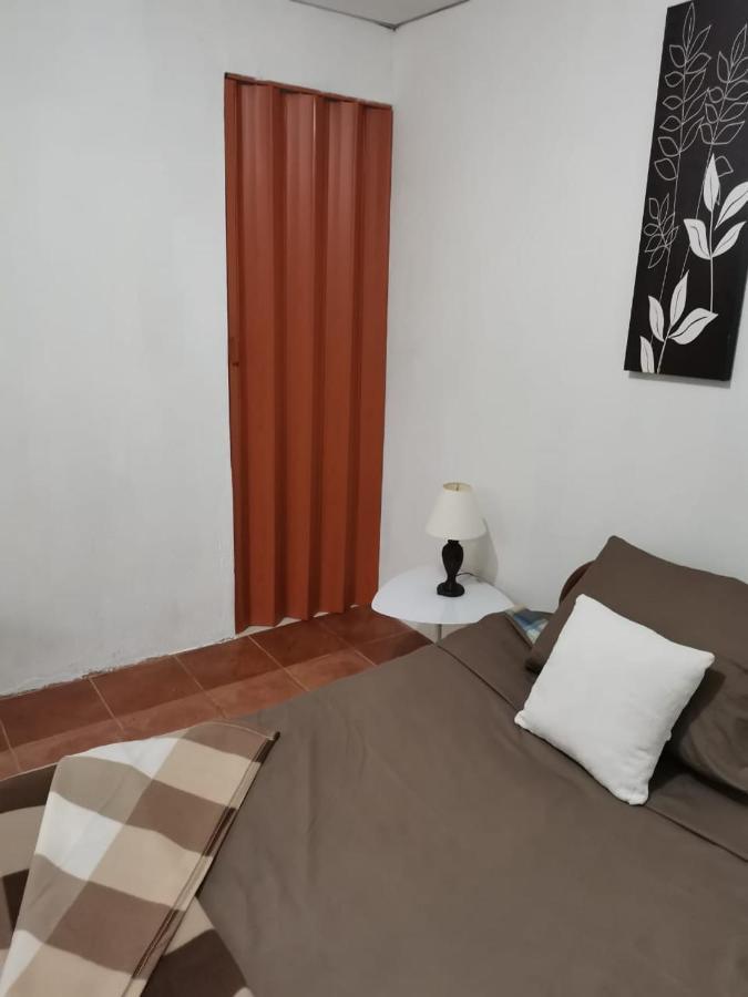 Casa Familiar La Arboleda Apartment Guatemala City ภายนอก รูปภาพ