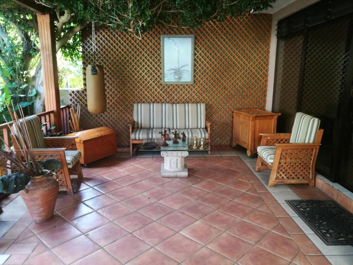 Casa Familiar La Arboleda Apartment Guatemala City ภายนอก รูปภาพ